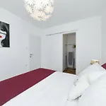 Luxury Apartman Rita, Center