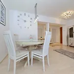 Luxury Apartman Rita, Center